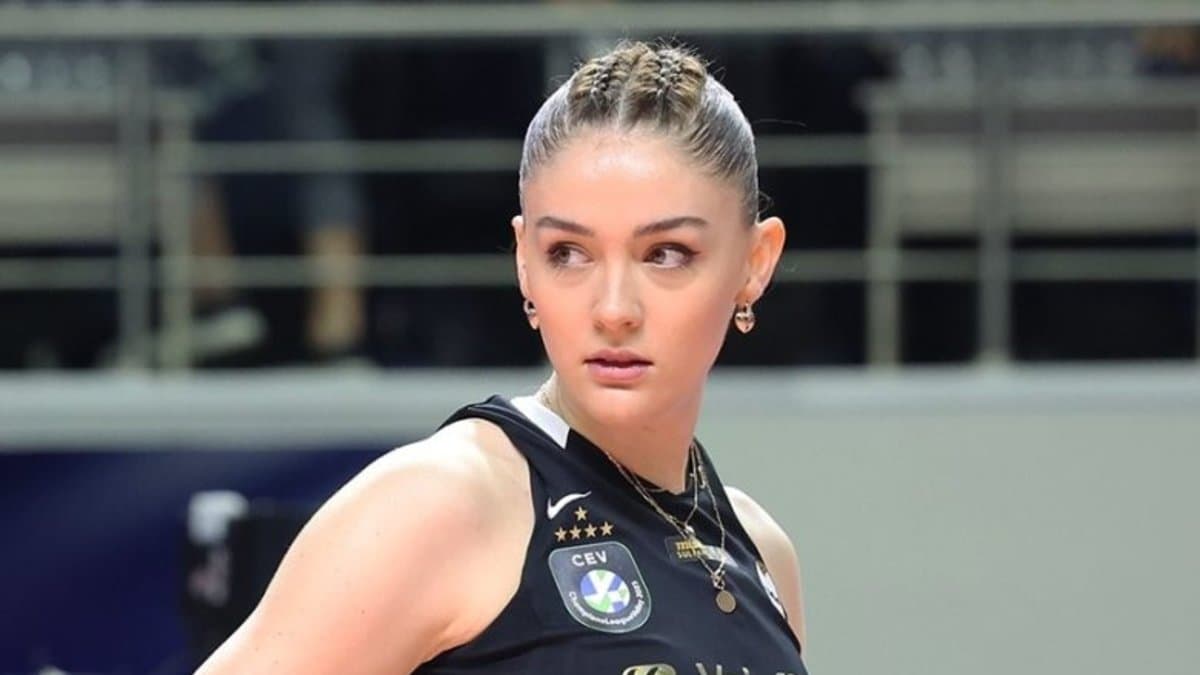 VakıfBank’ta İç Transfer: Zehra Güneş İmzayı Attı
