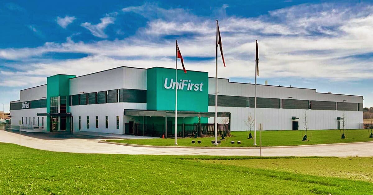 UniFirst Hisselerinde Sert Yükseliş: Cintas ile Satın Alma Masası Kuruldu