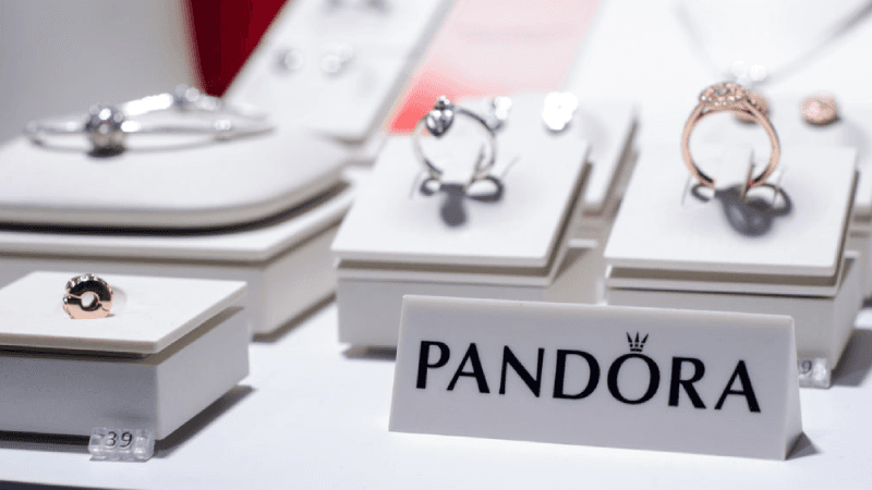 S&P, Yükselen Gümüş Maliyetleri Nedeniyle Pandora’nın Görünümünü Negatife Çevirdi