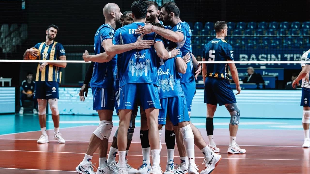 Efeler Ligi’nde Ankara Rüzgarı: Halkbank, Fenerbahçe Medicana’yı 3-0 Yendi
