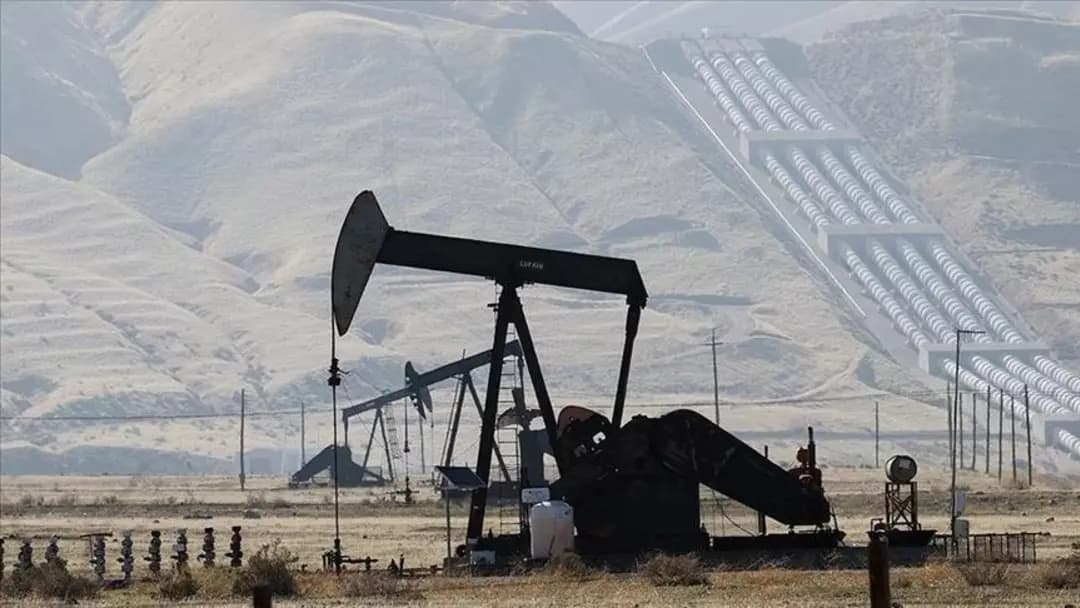 Orta Doğu Gerilimi Petrolü 82 Doların Üzerine Taşıdı: Enerji Hisseleri Jeopolitik Risk Priminden Besleniyor