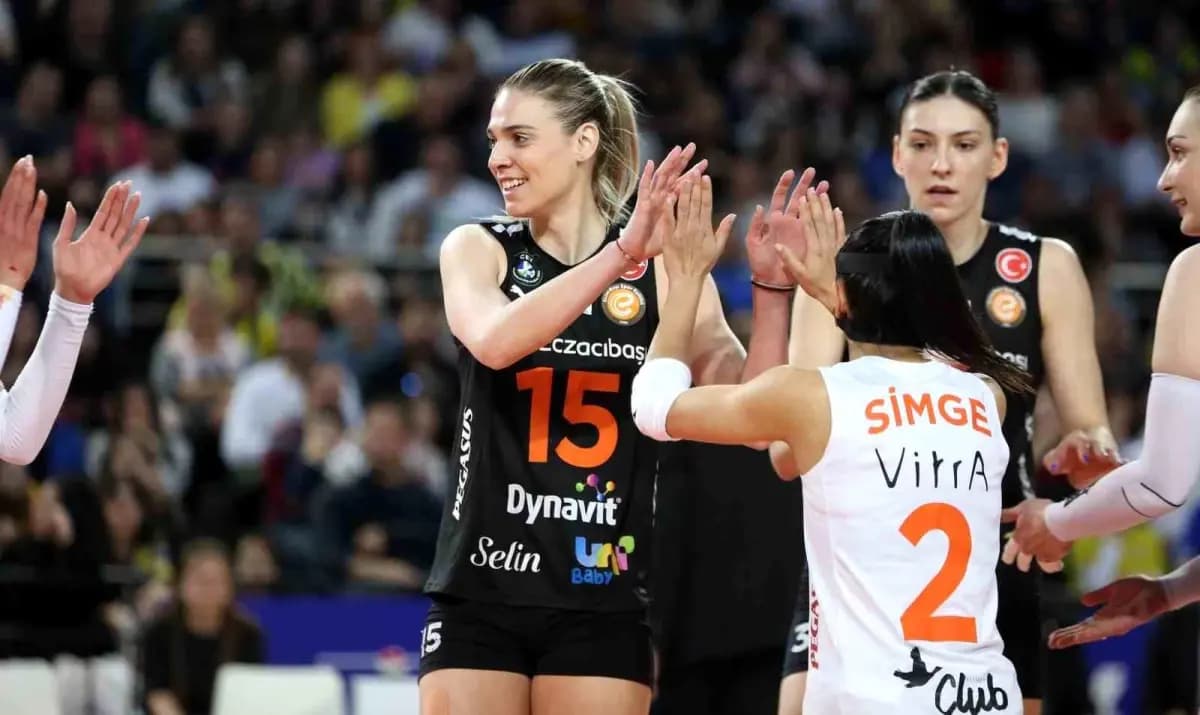 AXA Sigorta Kupa Voley’de Şampiyonluk Yolunda Son Dört Takım