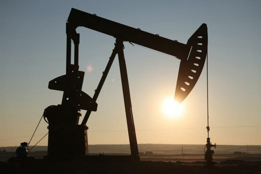 Petrol Fiyatlarında Sert Düşüş: Jeopolitik Gerilimde Mola Etkisi