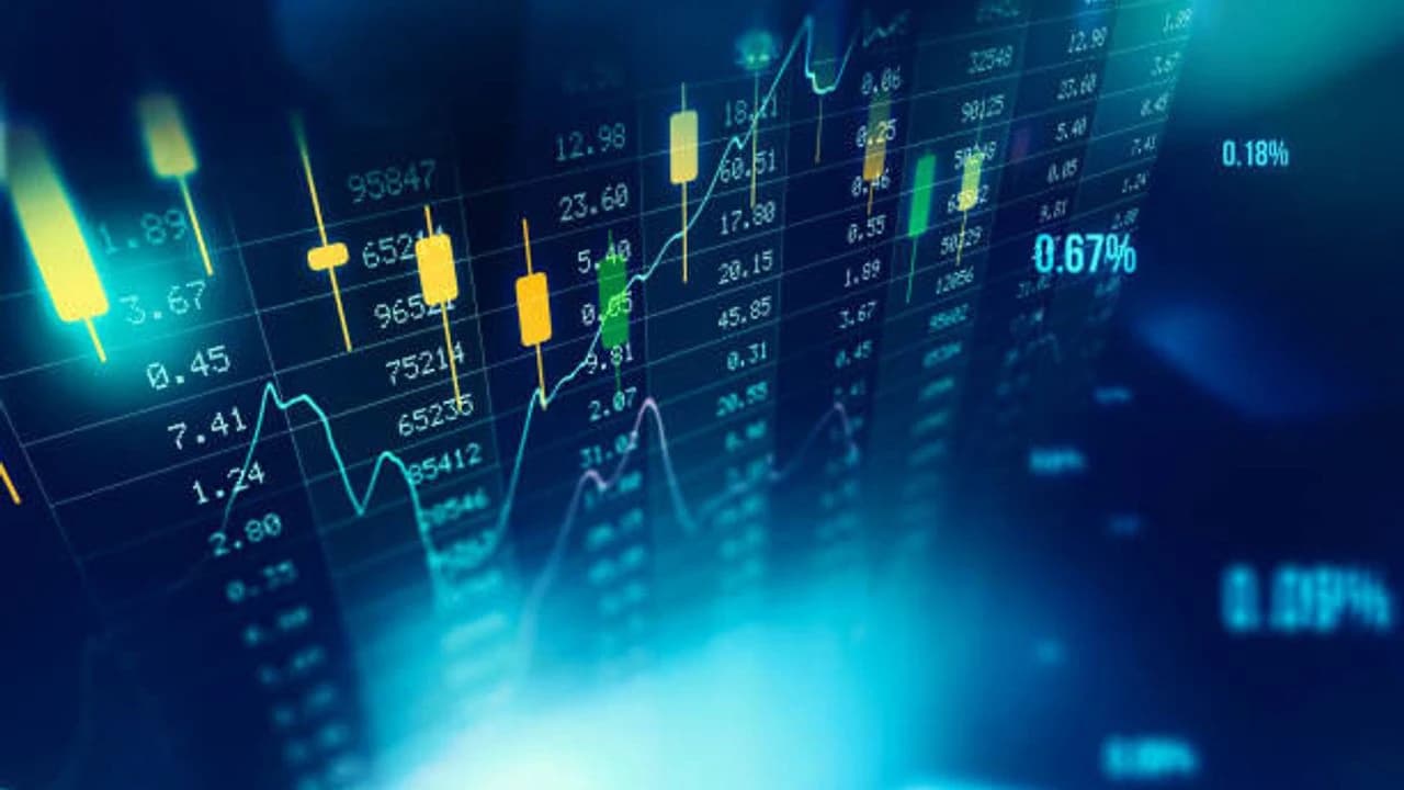 BIST 100 Yatay Başladı: Piyasalar Güçlü Yükselişin Ardından Denge Arıyor