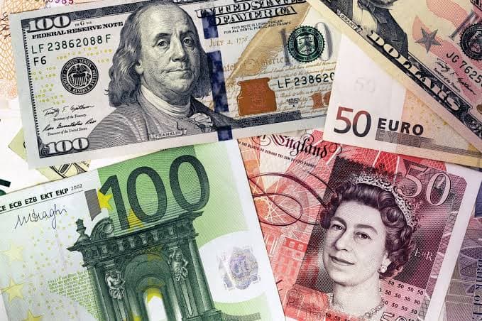Dolar 46.27 TL, Euro 53.76 TL ve Sterlin 62.28 TL Seviyelerinde İşlem Görüyor