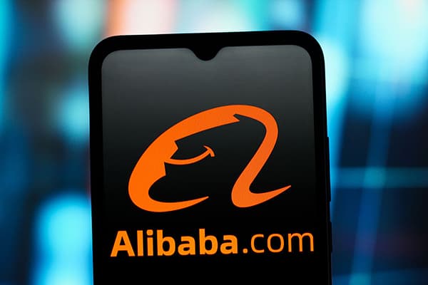 Yapay Zeka Hırsızlığı İddiası Alibaba Hisse Senetlerini Sert Vurdu