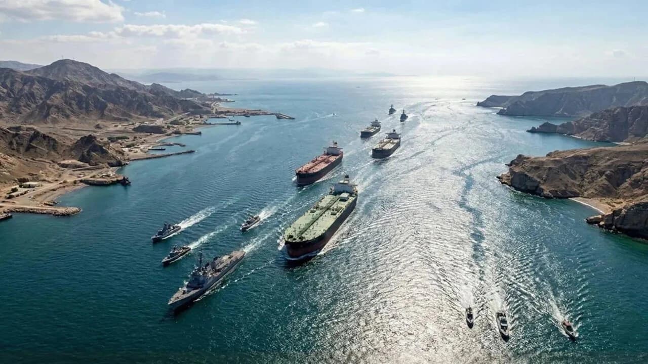 Hürmüz Boğazı'nda Ticari Gemi Geçişleri Savaş Sonrası En Yüksek Seviyeye Ulaştı